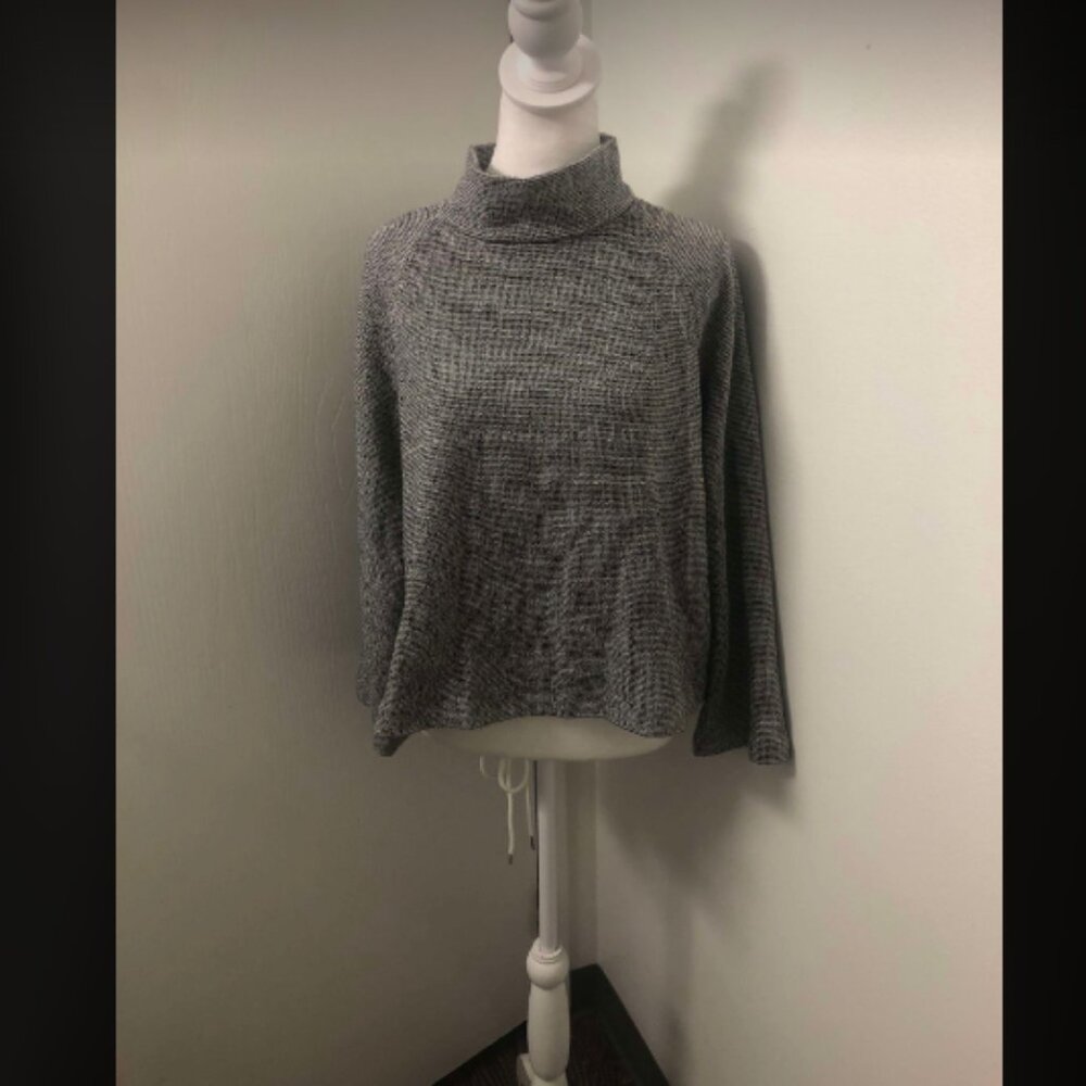 Theory Mock Neck Raglan Perry Texture Top Sz M